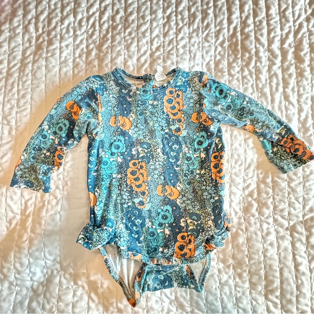 Kate Quinn body suit 18-24 months